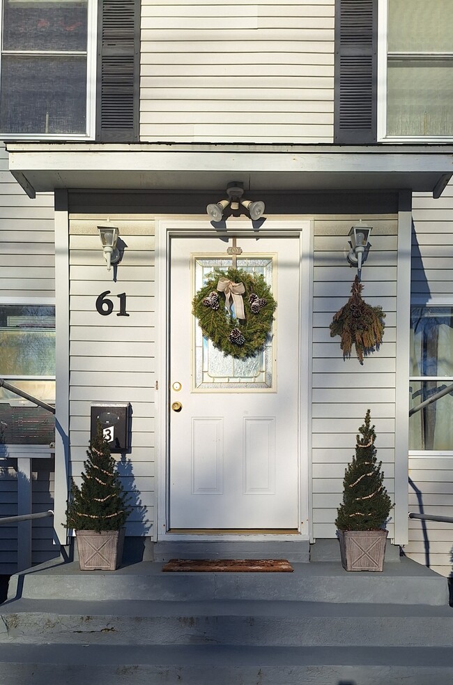 Front Entrance - 61 Pemberton Ave Unidad Oceanport Apt