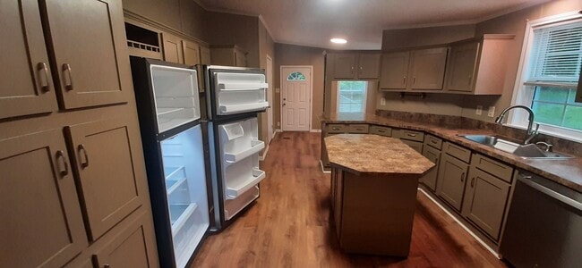 Photo - 261 Romance Rd