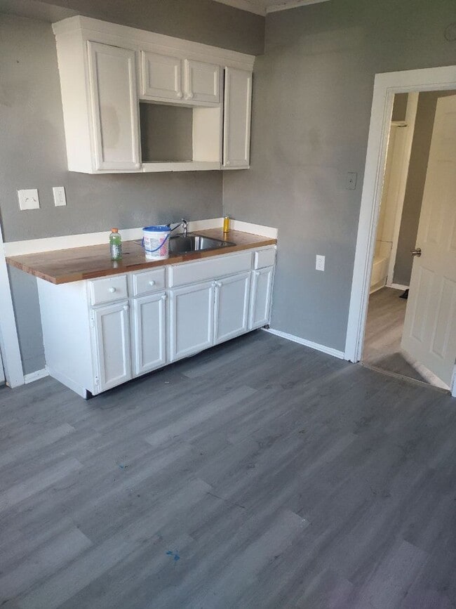 Photo - 4501 Hyde Ave