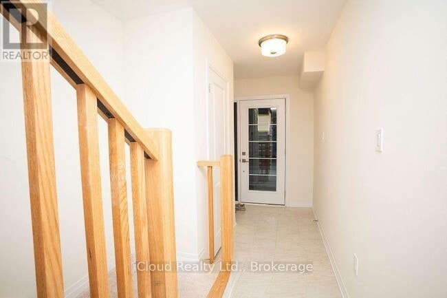 Photo - 84 Fieldridge Cres