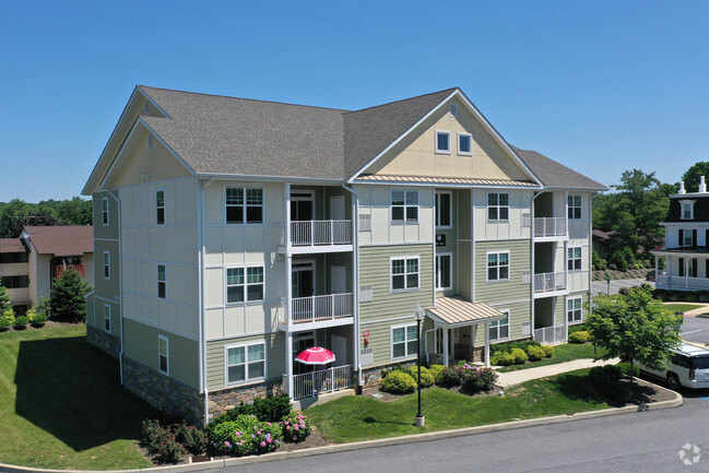 Building Photo - Metropolitan East Goshen Estates Rental