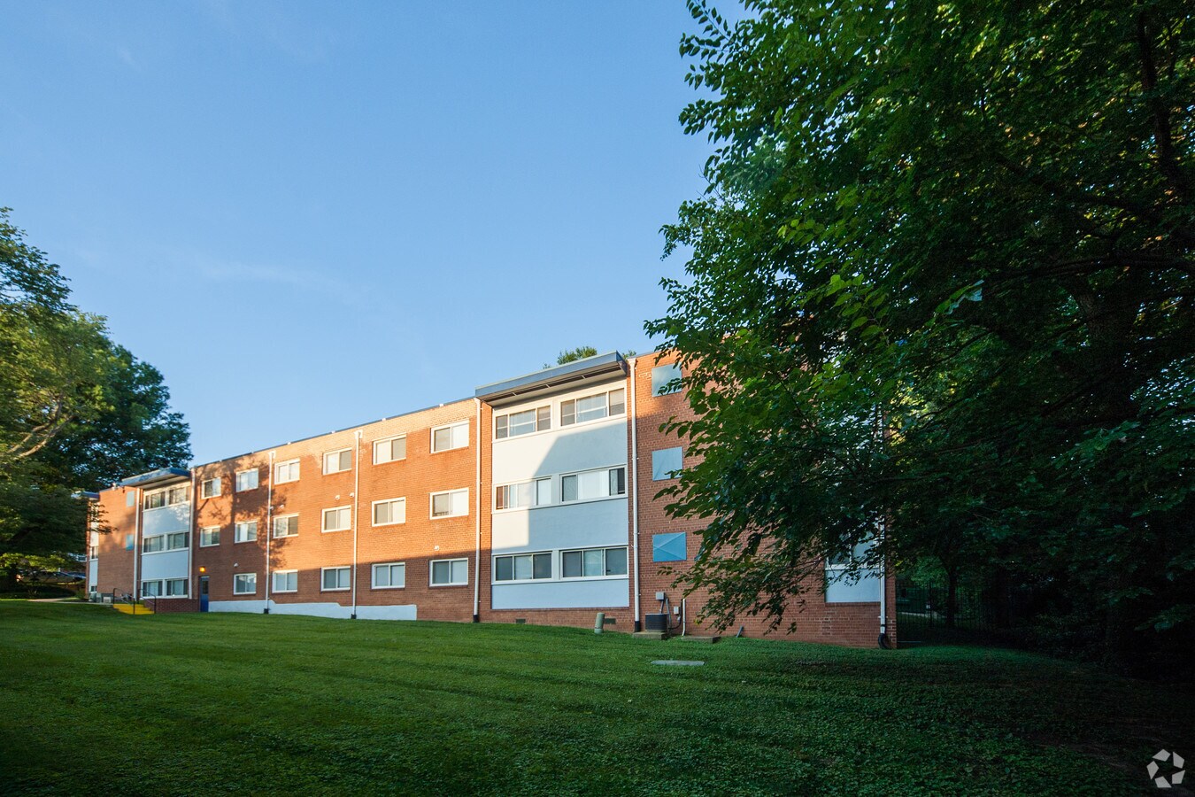 Photo - Kennedy House Apartments