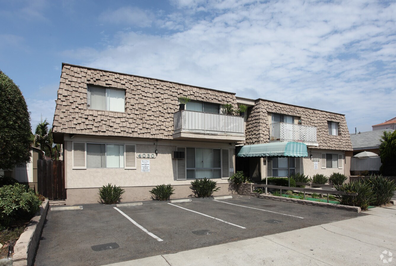 Foto principal - 4030 Front St