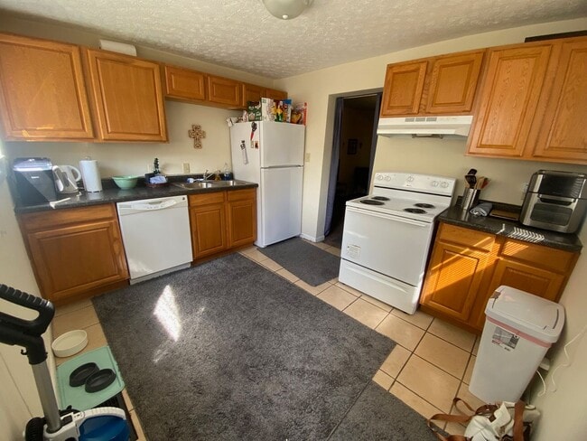 Photo - 115 1/2 E 16th