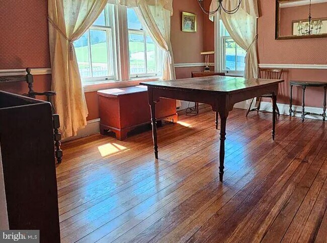 Photo - 1195 Westbourne Rd