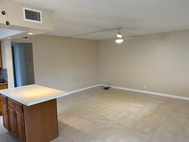 Photo - 632 Saxony Trail