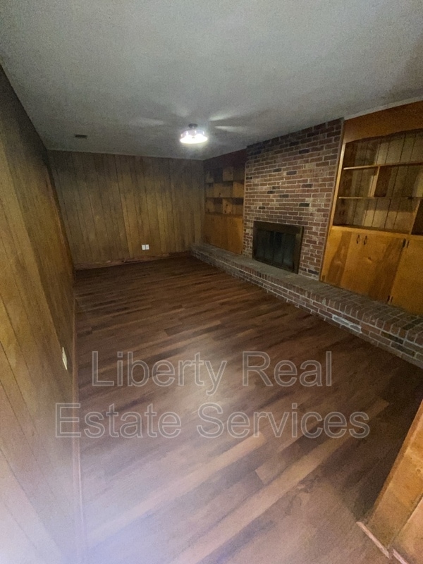 Photo - 719 S Main St