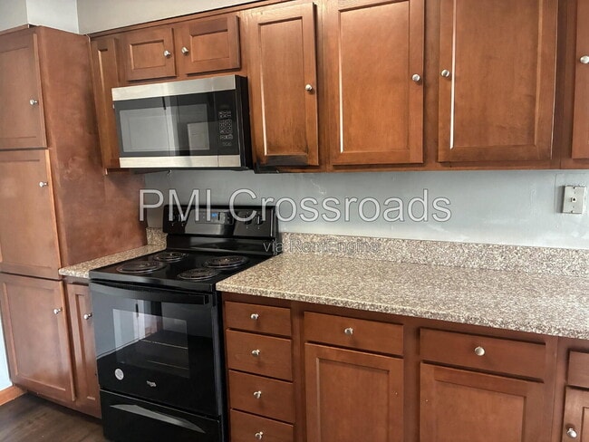 Photo - 16015 Van Aken Blvd Unit 204