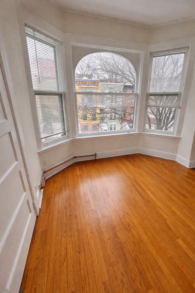 Photo - 174 Chestnut St Unit Apt 2