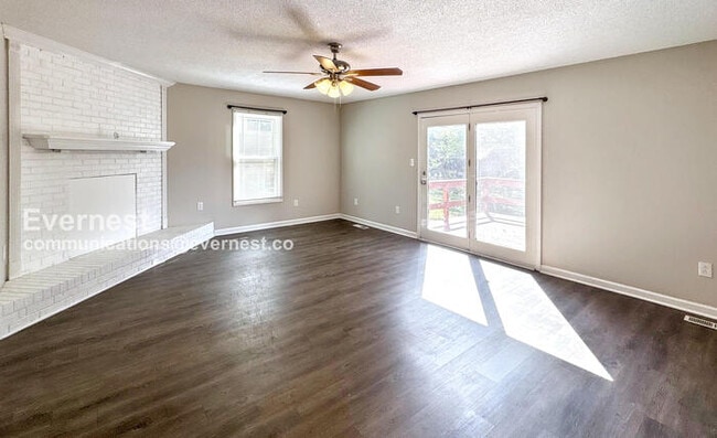 Photo - 2113 Stapp Dr NE