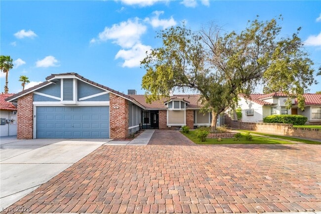 Building Photo - 731 Autumn Moon Dr