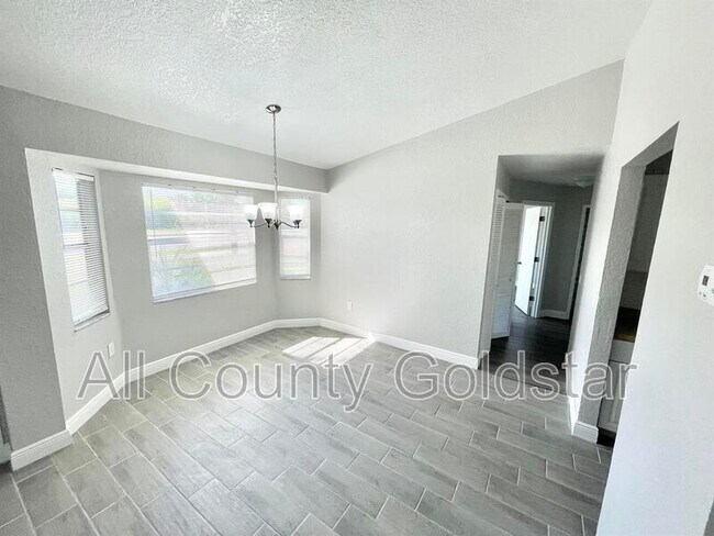 Photo - 19468 Edgewater Dr