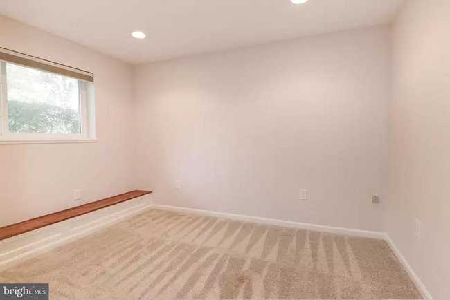 5519 Stroud Ct