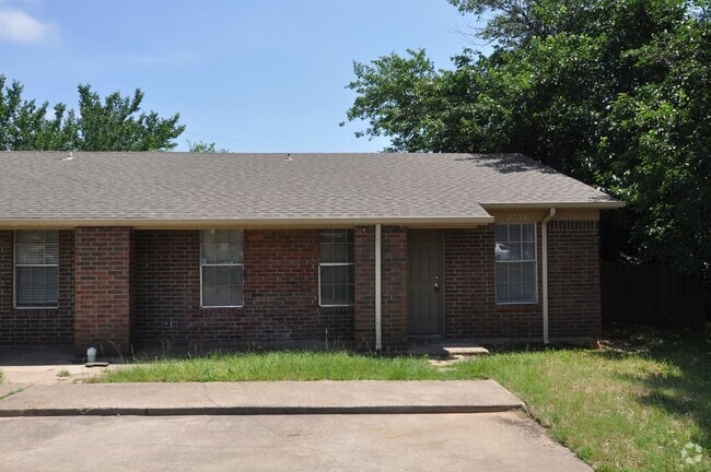 Building Photo - Cozy and clean 2-1 in Arlington! Rental