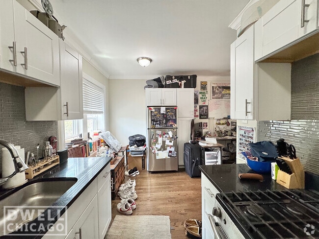 Building Photo - 3820 N Greenview Ave Unit 1 Rental