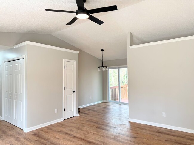 Photo - Located in Carrollton!!!