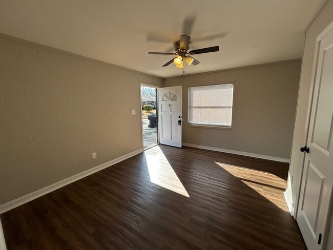 Photo - 2150 Saxon St Unit 2150 Saxon St  B