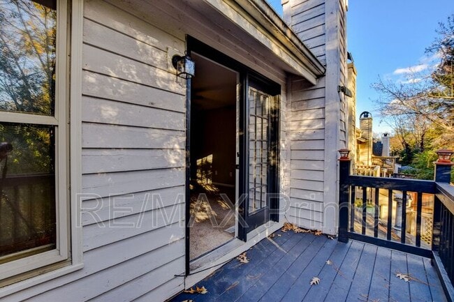 Photo - 740 S Lake Cir