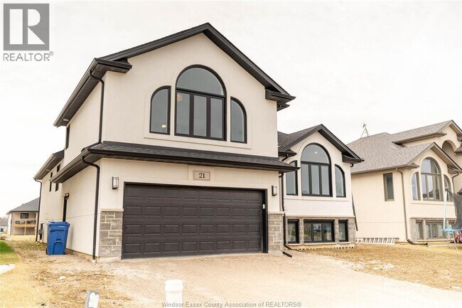 Photo - 21 Noble CRT