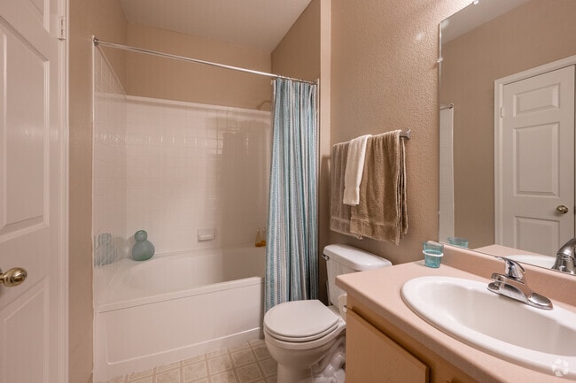 2 BR, 2 BA - 1,069 SF