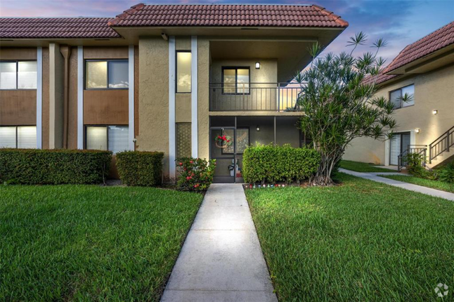 Building Photo - 305 Lakeview Dr Rental