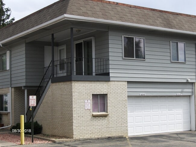 Building Photo - 9849 Croke Dr