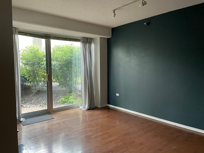 Photo - 1720 Maple Ave Unit 411