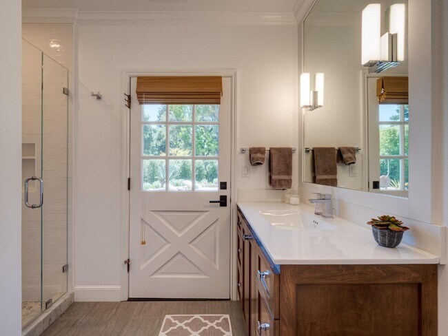 Photo - 8 Robert South Dr