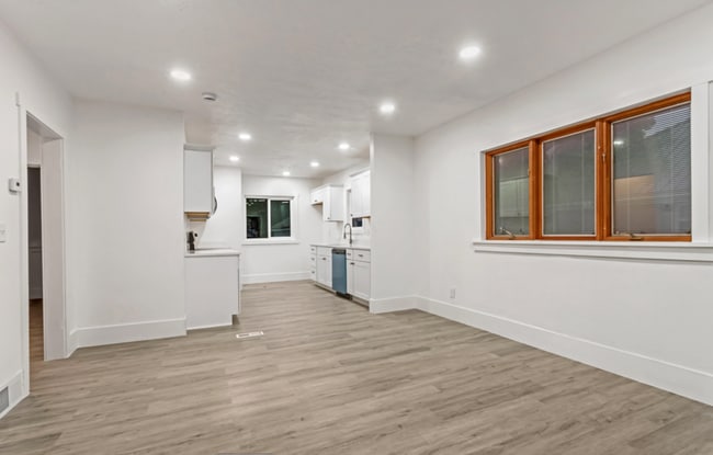 Photo - 2664 Brinker Ave