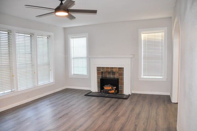 Photo - 114 Yates St