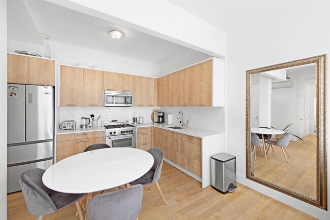 Photo - 517 W 45th St Unit SI ID1224961P