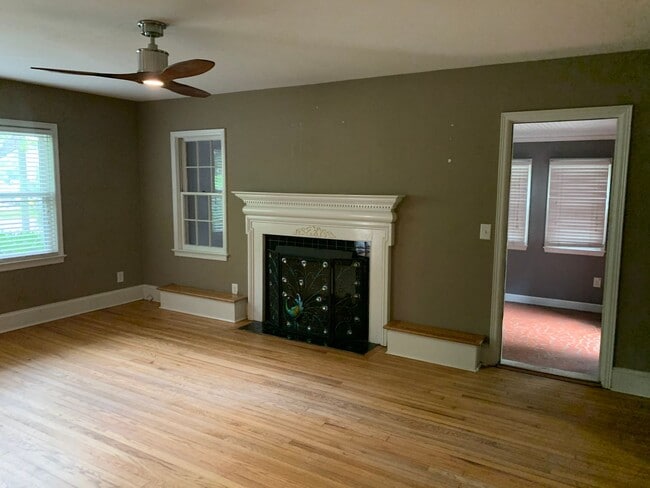 Photo - Lovely home in the Haymount Area - Available 4/15/2026