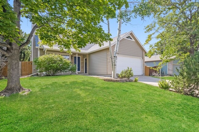 Building Photo - Beautiful 3 Bed / 2 Bath Single Family Hom... Rental