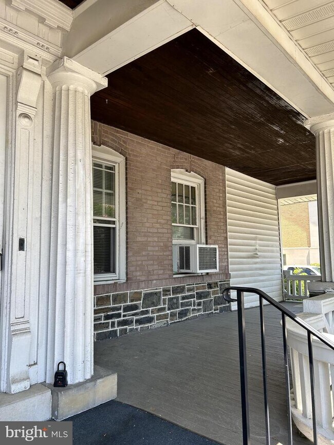Photo - 220 N Broad St House