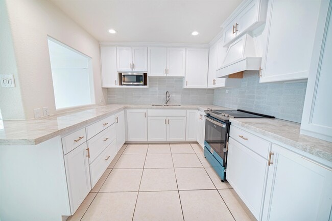 Photo - 1800 Country Club Dr Unidad 7