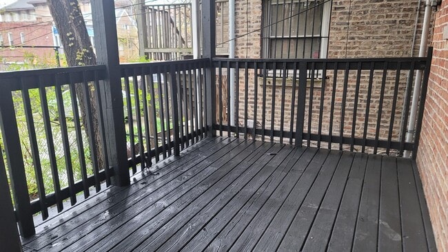 1656 S Hamlin Ave Unit 1