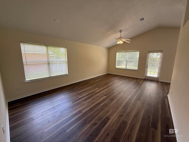 Photo - 104 Kemper Ln