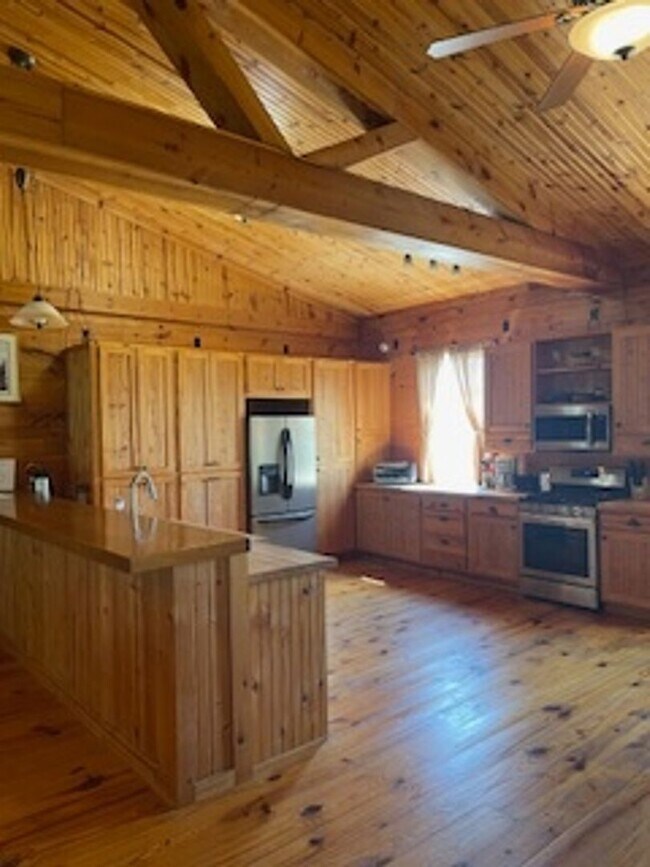Photo - 2 Bedroom Condo on horse farm in Springfie...