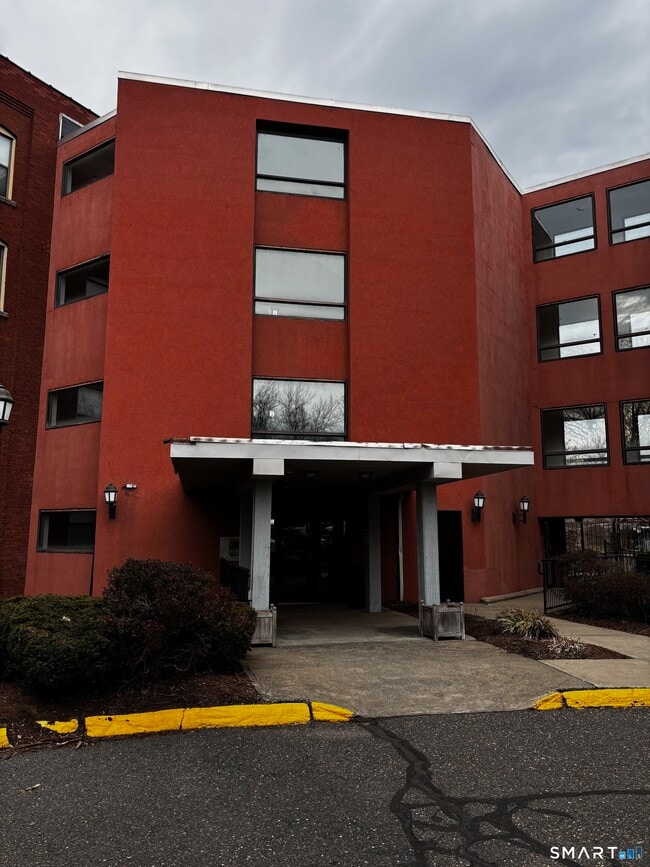 Building Photo - 222 Williams St E Unit 311