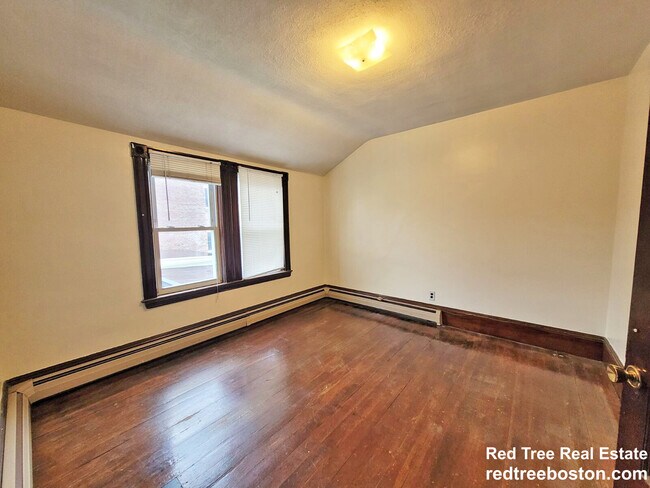 168 Elm St Unit 3