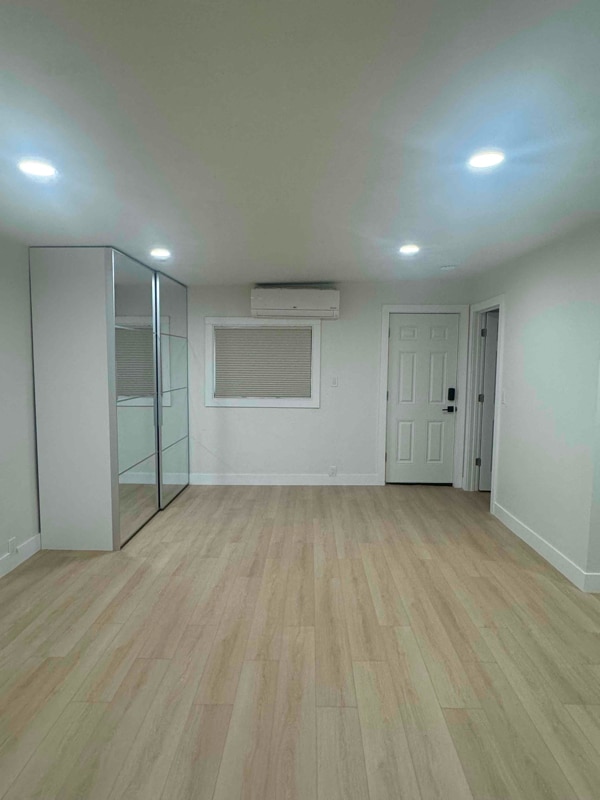 Photo - 887 N 1500 W