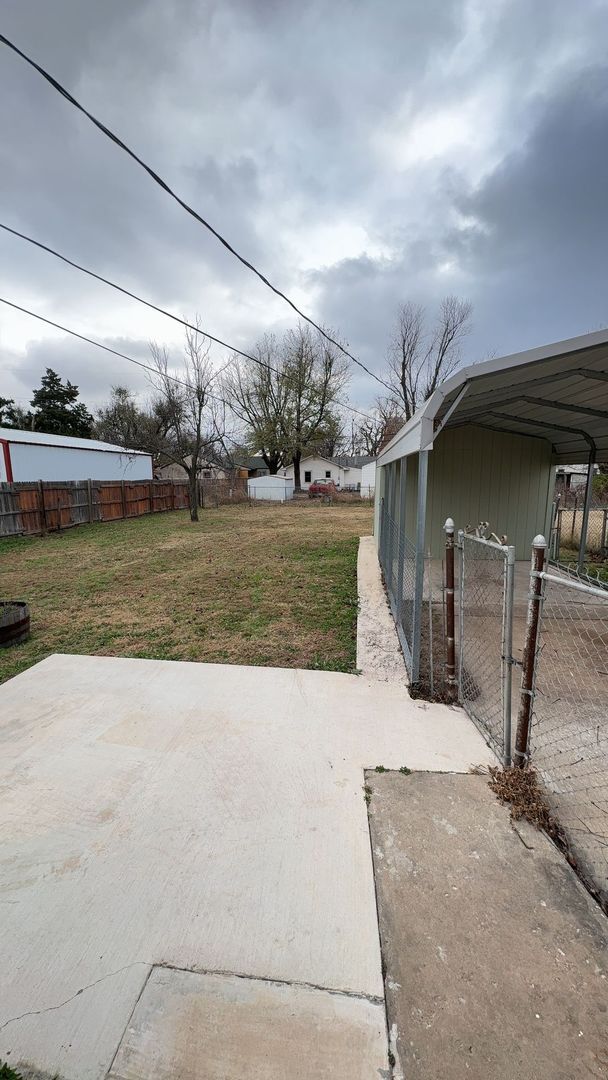 Photo - 2621 W Maine St