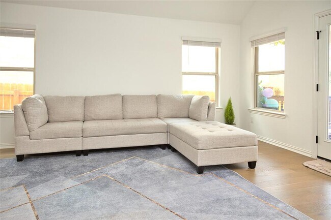 Photo - 1209 Cole Ests Dr