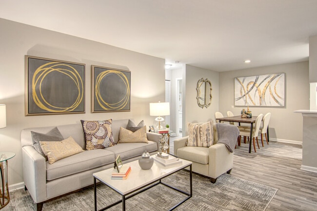 Photo - Hunter's Chase Apartments