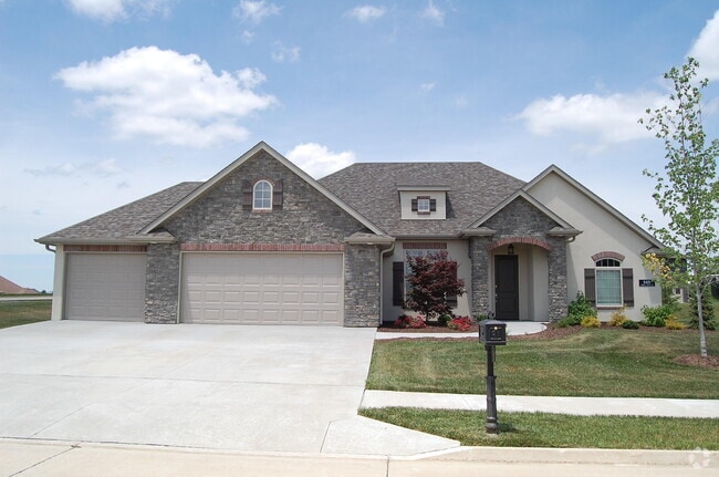 Building Photo - 6401 Cobble Creek Dr Rental