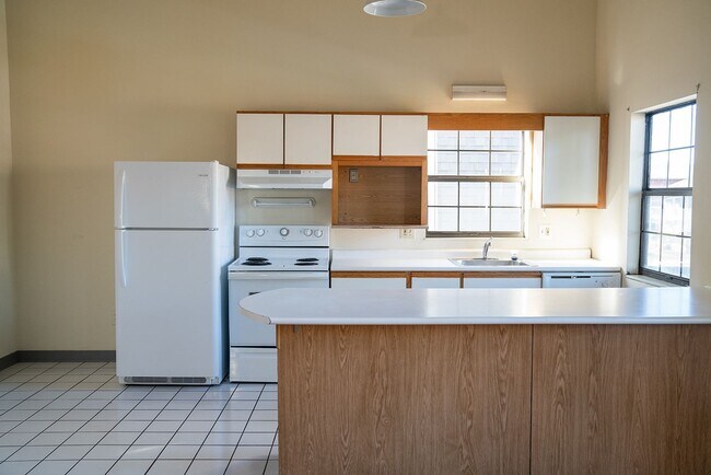 Photo - (45) 99-103 Chittenden Avenue Unit 101