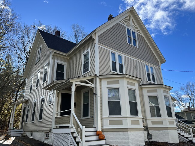 Building Photo - 109 Warren St