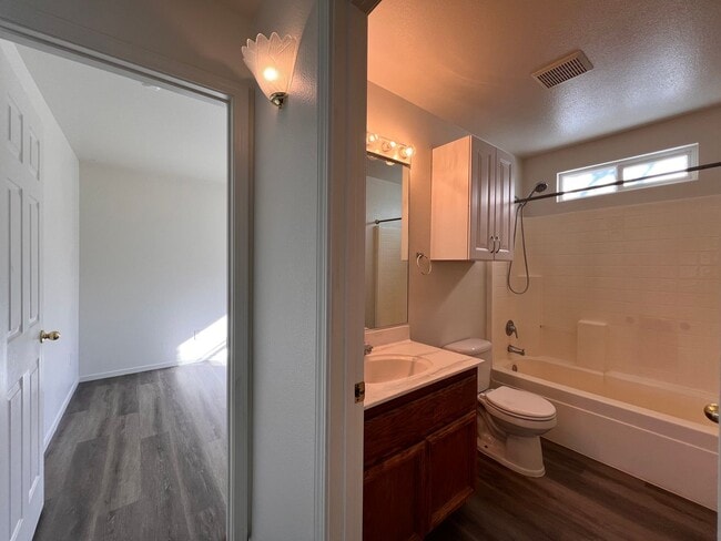 Photo - Cute 2 bedroom home located in Donner Trails!