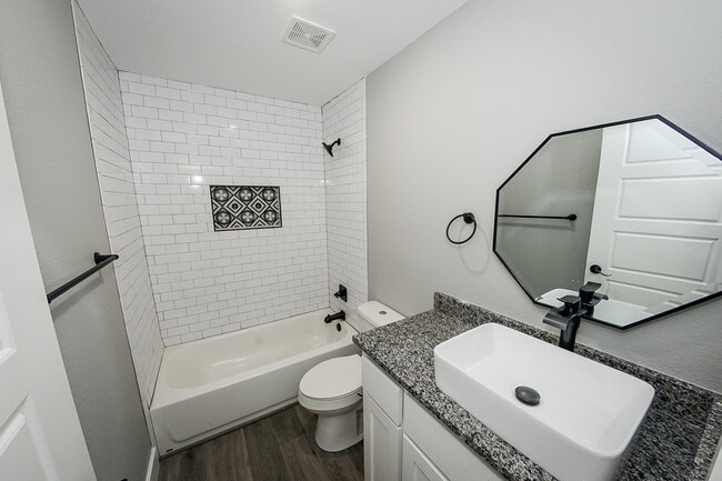 Photo - 1124 S Burnett Ave