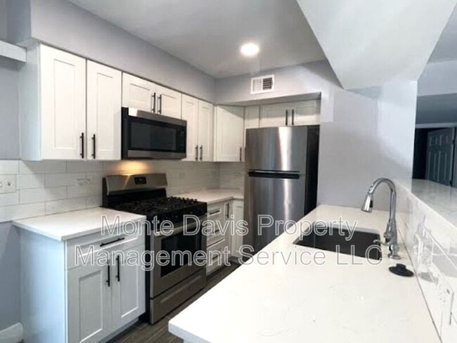 Photo - 2504 Manor Cir Unit A